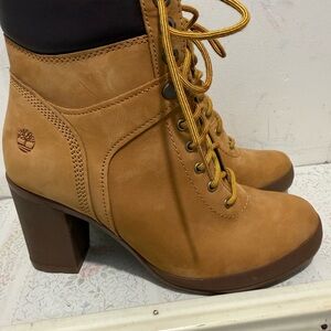 Timberland Women's Lace-Up Tan Boots